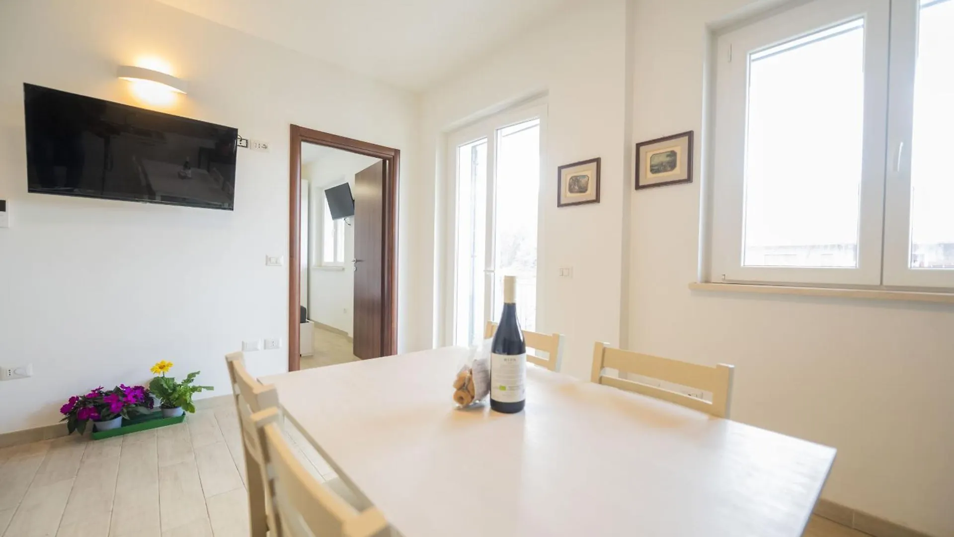 Terraced Apartment By The Ancient Appian Way 6 Roma 0*,