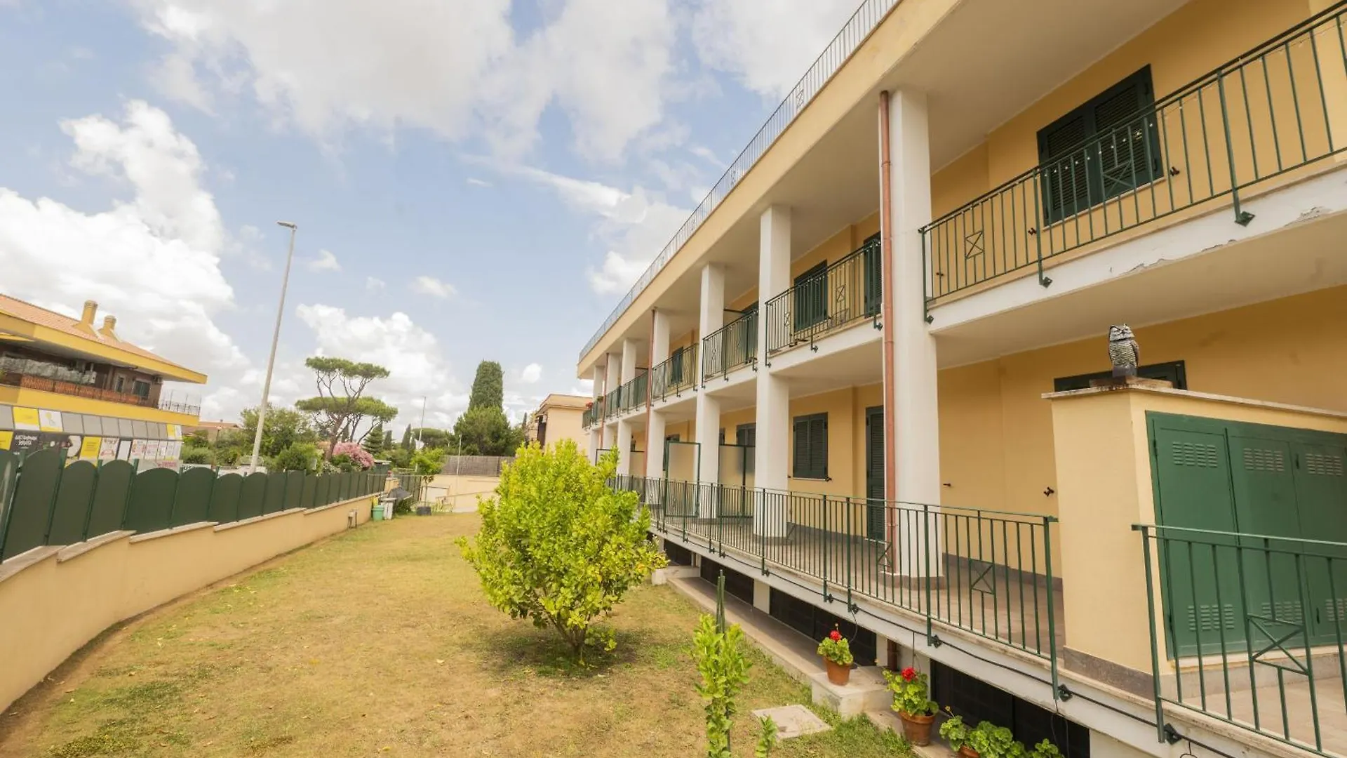Terraced Apartment By The Ancient Appian Way 6 Roma 0*,